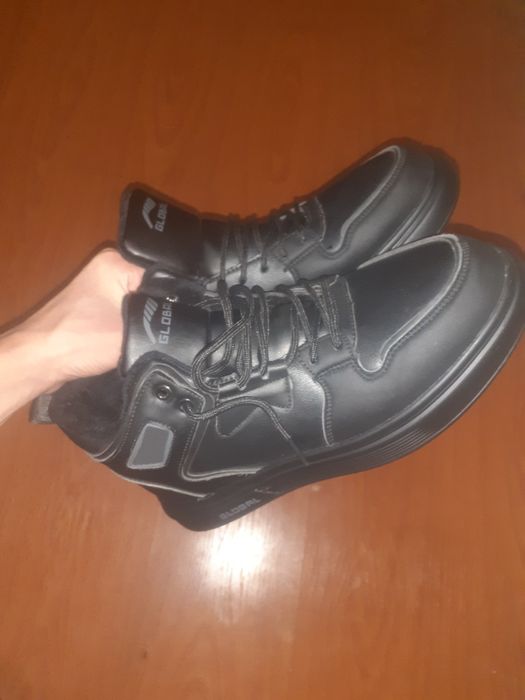 КРАСОВКИ GLOBAL НОВЫЕ,40 размер,очень стильно, модно,и тепло!