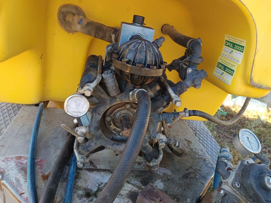 Вентилаторна пръскачка 2000 литра