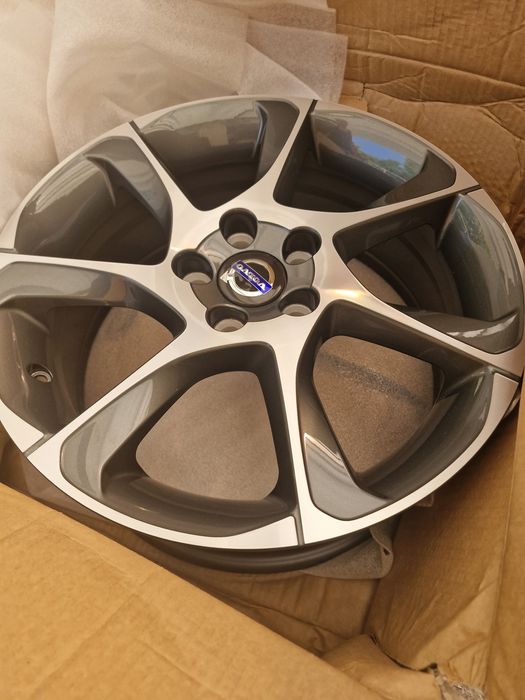Volvo V40 V60  17 "  джанта  нова