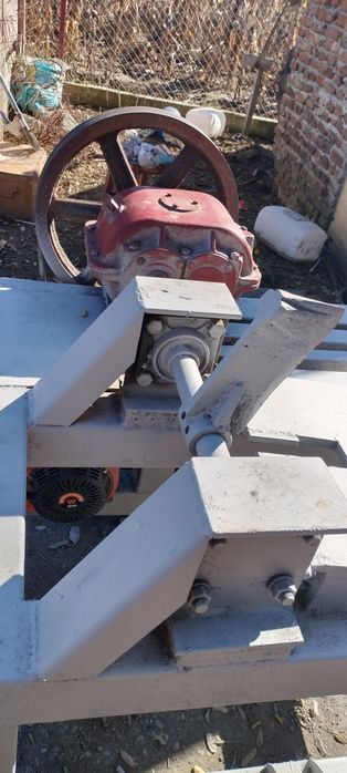 Spărgător lemne foarte puternic