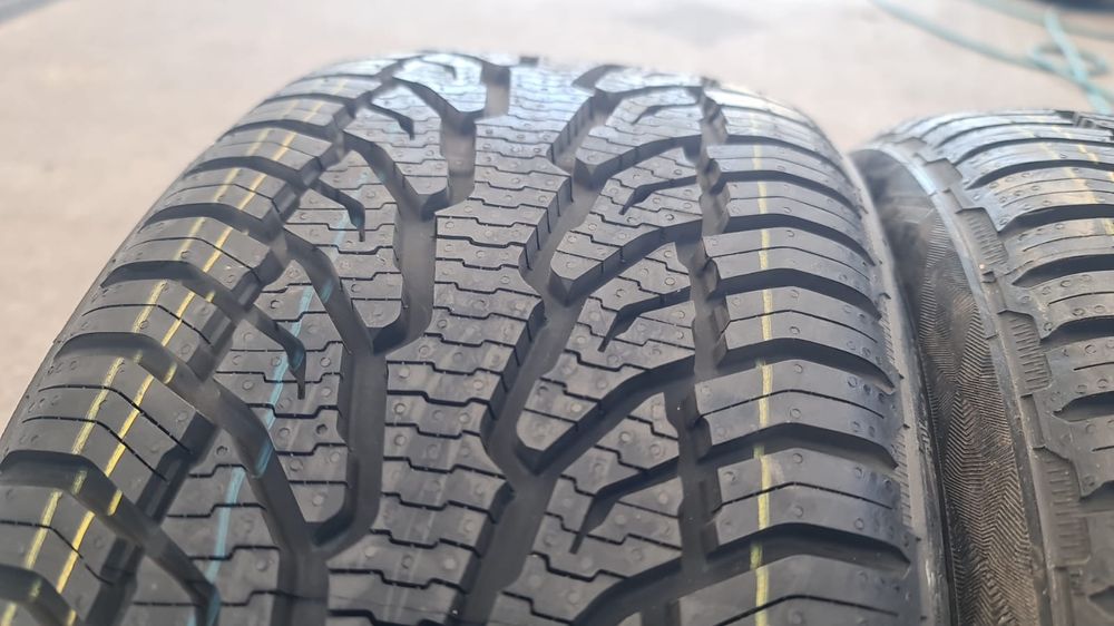 225 40 18 Uniroyal all season noi 2 anvelope iarna vara  noi