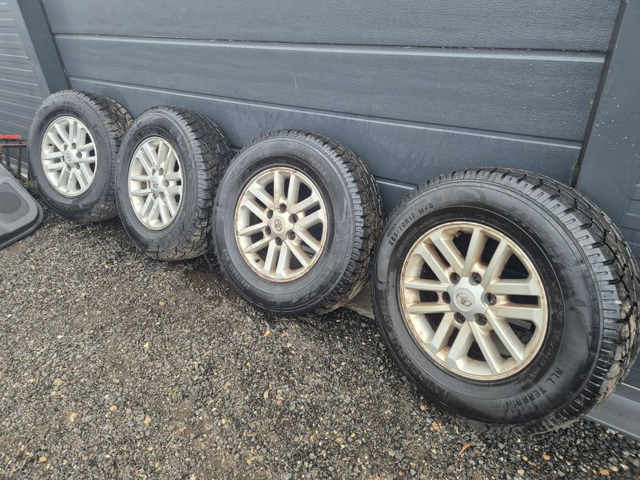 Jante Toyota Hilux 6x139 pe 17 cu anvelope Hifly 265/70 M+S