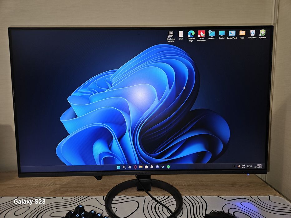 Продавам монитор Acer