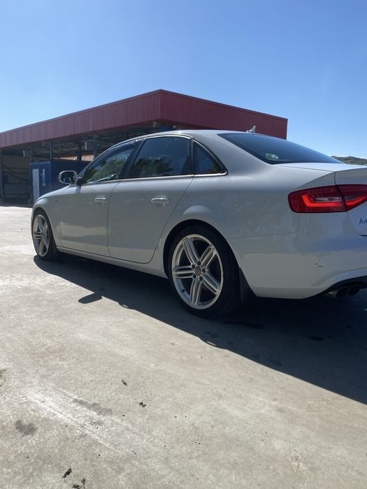 AUDI A4  B 8 S line 2015 Accept variante cu suv , platesc diferenta