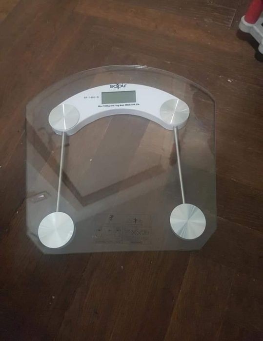 20 Lei. Cantar elecronic. Pana la 180 Kg. Valabil in Iasi.