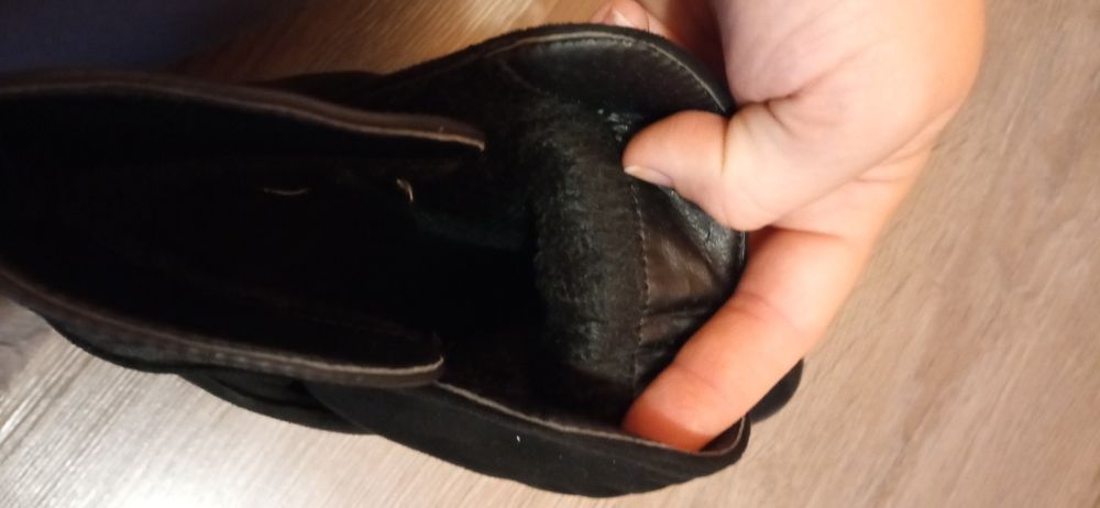 Дамски боти 2 чифта по 10 лева всеки чифт