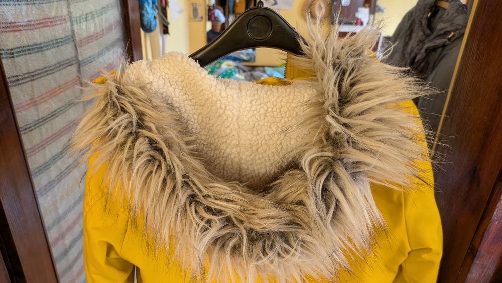 Дамско яке / парка на ONLY, размер S, жълта