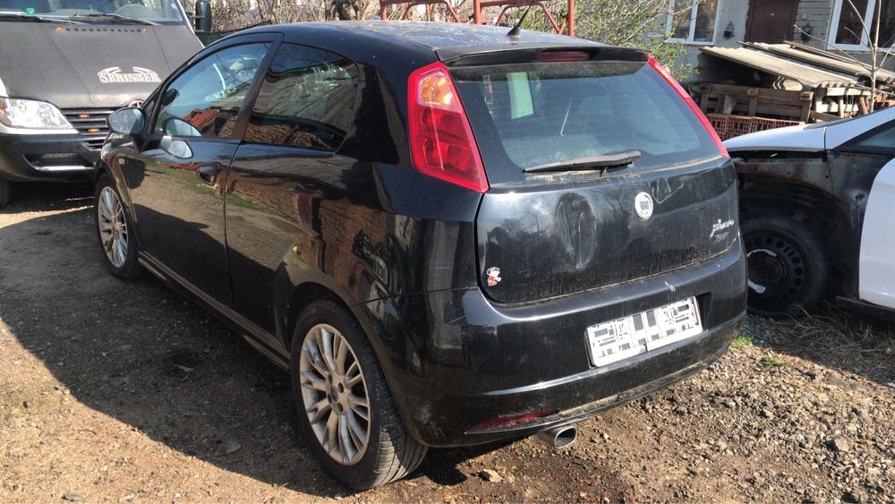 Dezmembrez Fiat Grande Punto