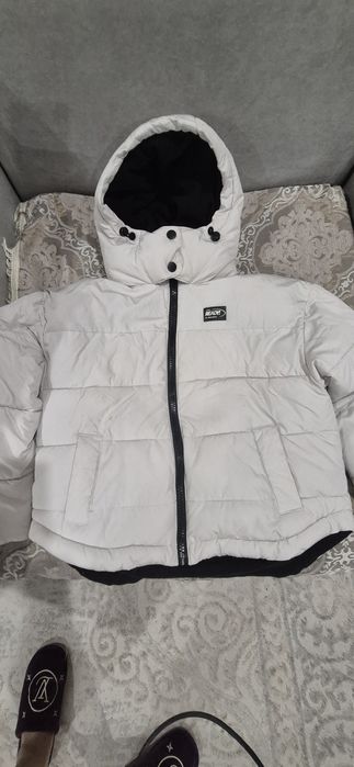 Продам куртку 3000т