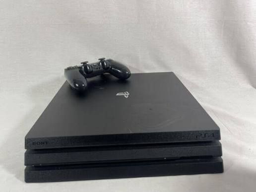 Playstation 4 pro 2 джойстика в идеальном состояний