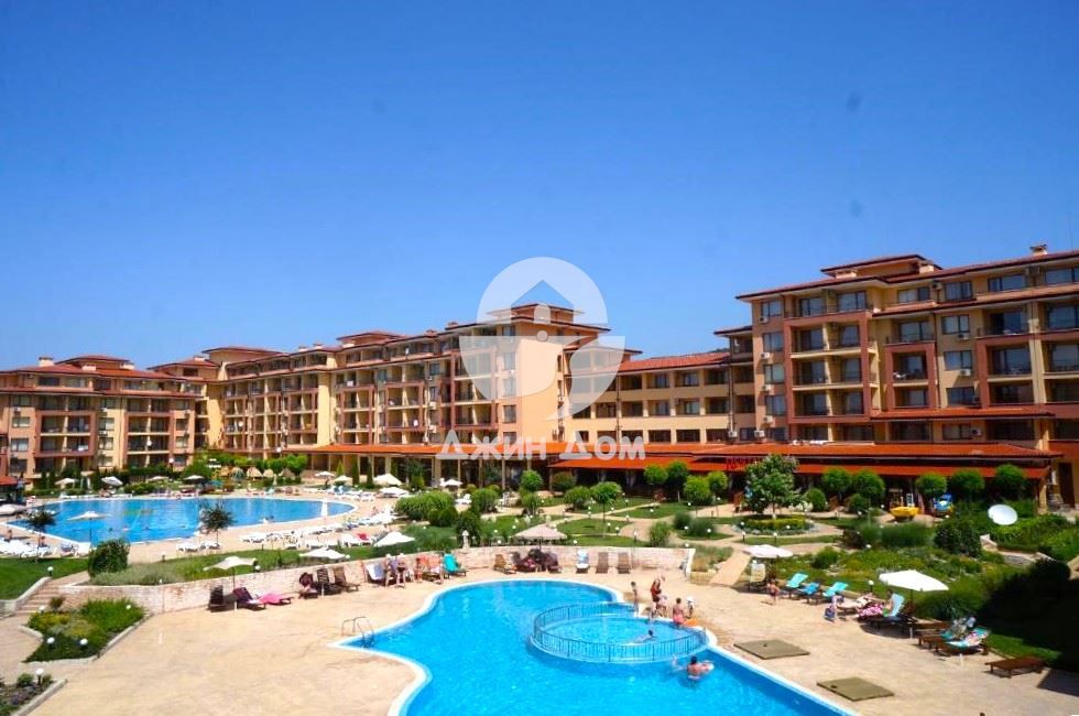 Продава се Многостаен апартамент в Свети Влас - 176 кв.м за 1504 €/кв.м - Снимка #11
