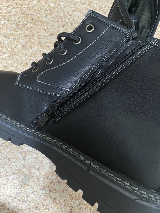 Безторг . Продам   Зимние  сапоги  новые .