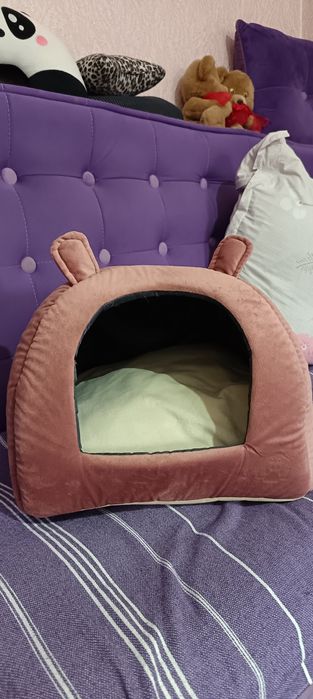 Лежанка для кошек или собак