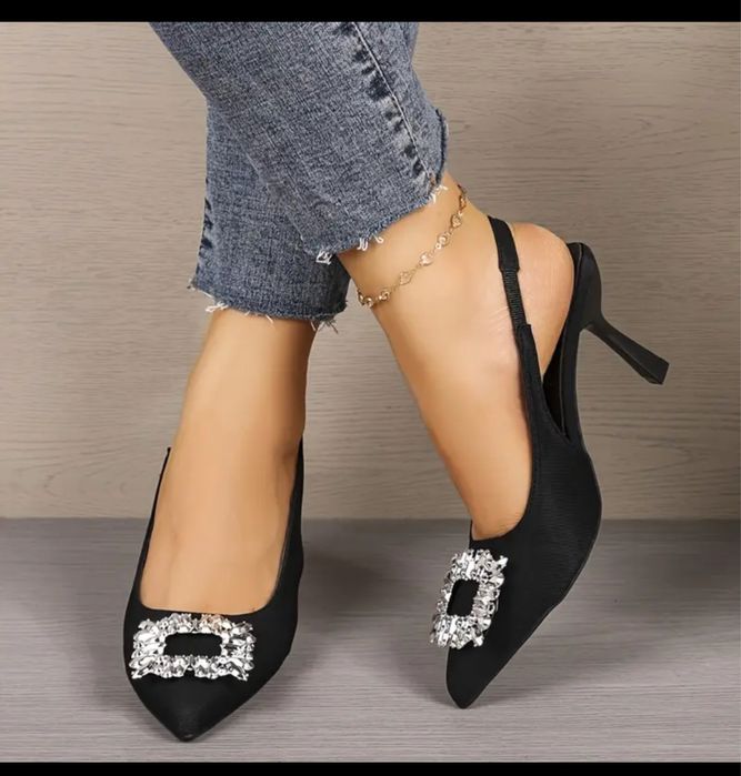 Pantofi noi !Marimea 39