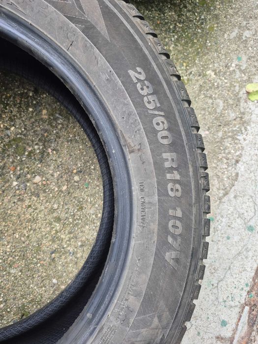 Две зимни гуми Kumho Winter Craft 235/60/18