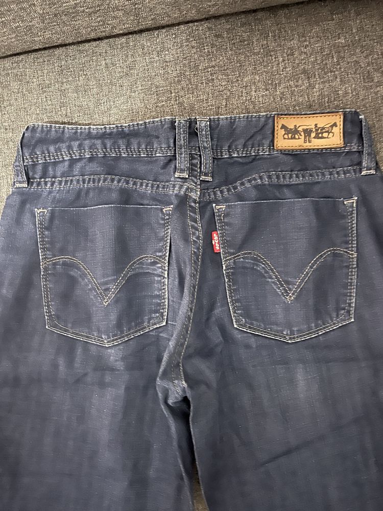 Blugi dama  3/4 Levis ,XS