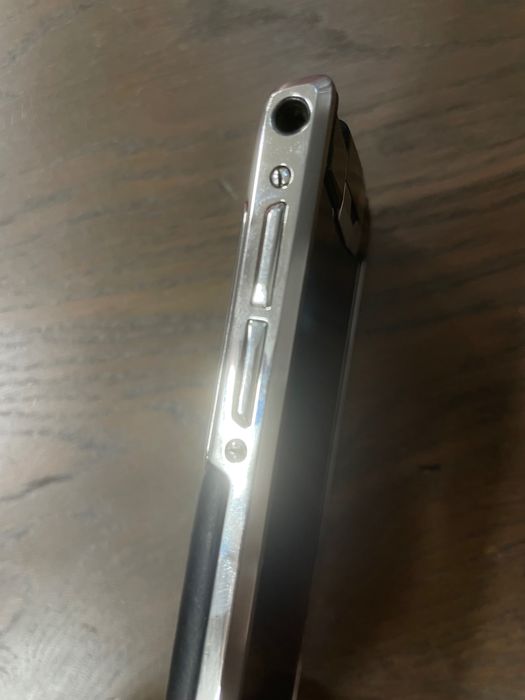 Истински мобилен телефон VERTU