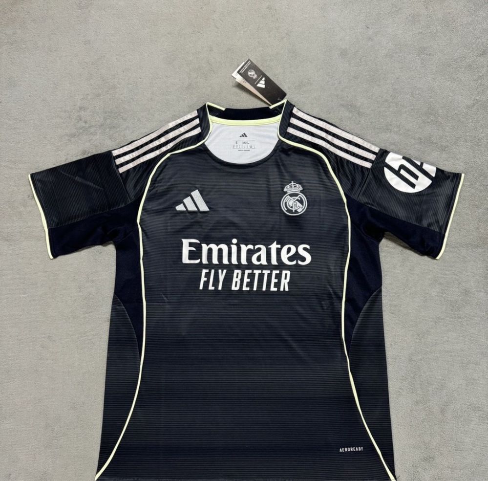 Tricouri fotbal orice model si marime poate fii si personalizat