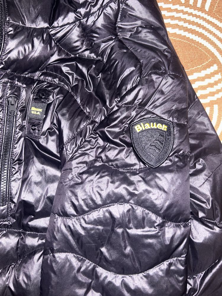 Яке Blauer като ново е, но вече ми е малко и го продавам.