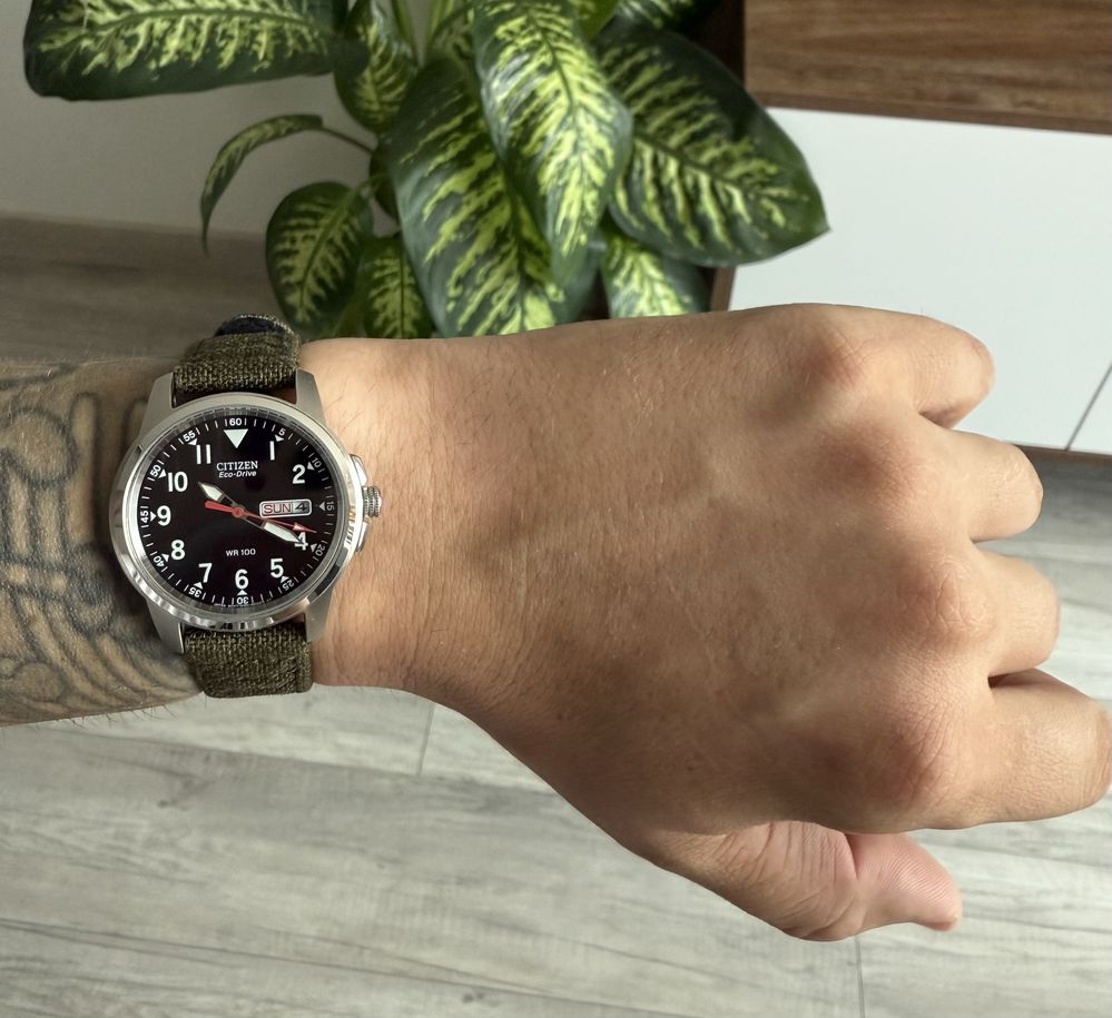 Часовник Citizen Eco Drive