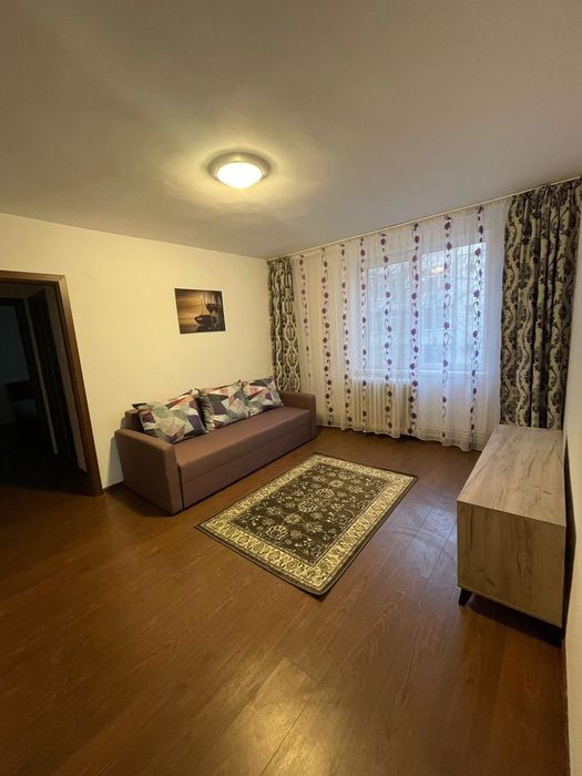 Apartament de închiriat.