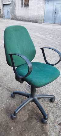 Продам кресло офисное б/у