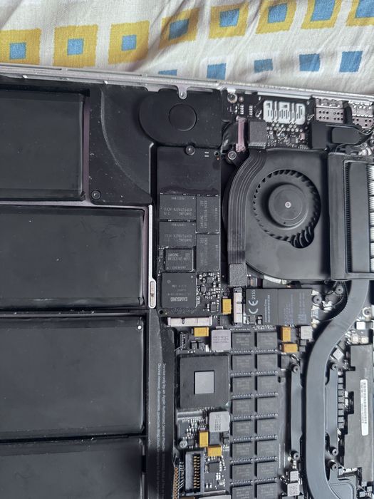 Piese macbook pro 15 a1398 a1466
