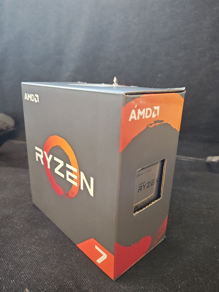 AMD Ryzen 7 1800X – procesor 8‑core / 16‑thread, performanță solidă