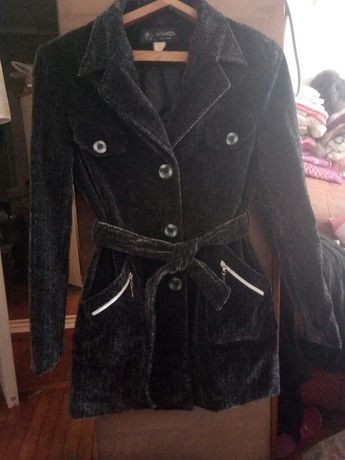 Продам женский пиджак размер 44-46, цвет черно перламутровый