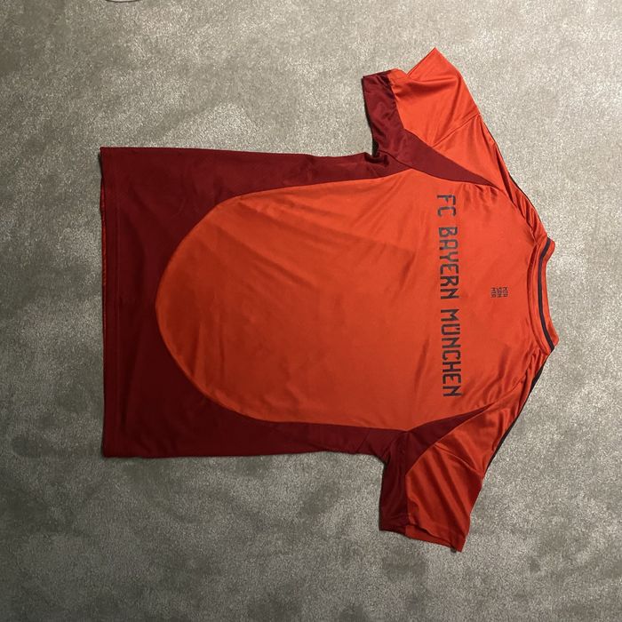 Tricou FC Bayern München – mărimea M