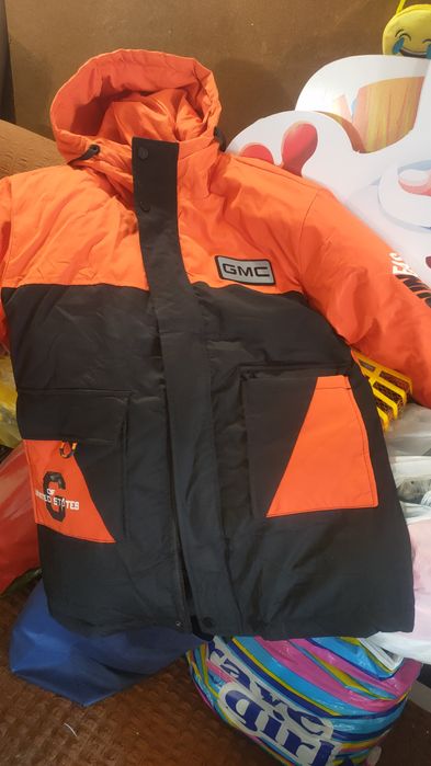 Продам новые куртки размер на 42-44