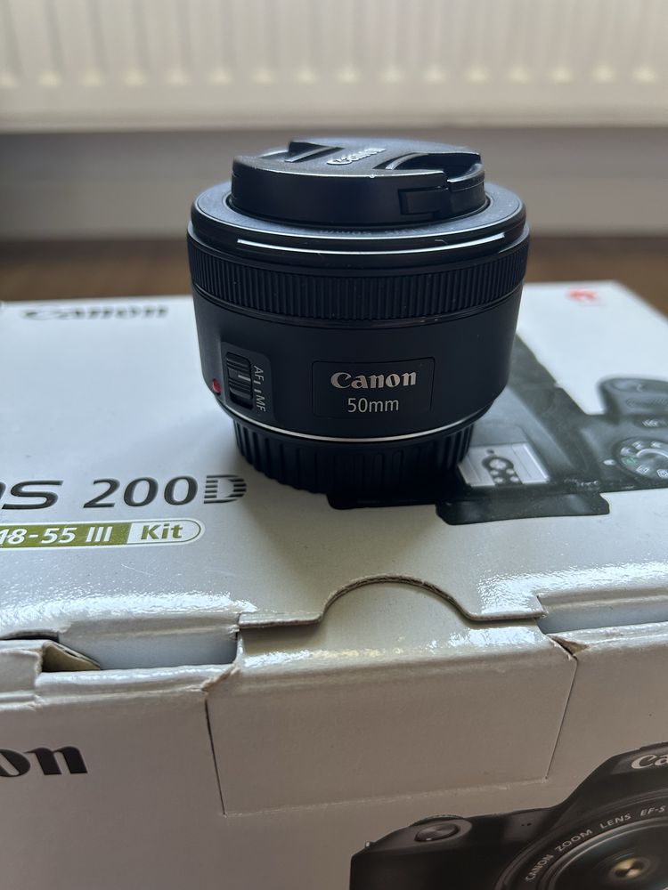 Canon 200D + Obiectiv 18-55mm + 50mm f/1.8 + Accesorii