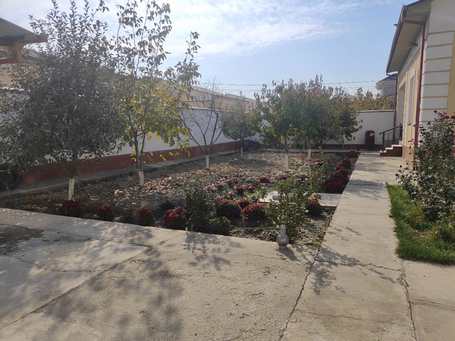 Katej sotiladi. 130 ming dollarga. 2017 y. Чархин пост тарафда