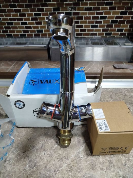 Смеситель Vaux для дома