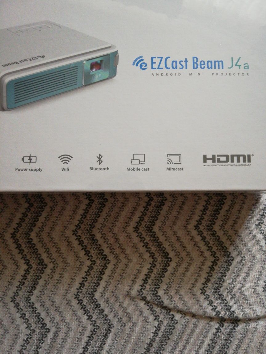 Proiector portabil Ezcast Beam J4A android wifi 480p NOU SIGILAT