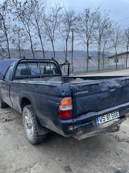 Vand Mitsubishi L200 2 locuri
