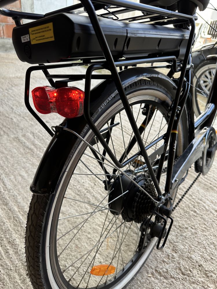 Bicicleta electrica cu pedala asistata,