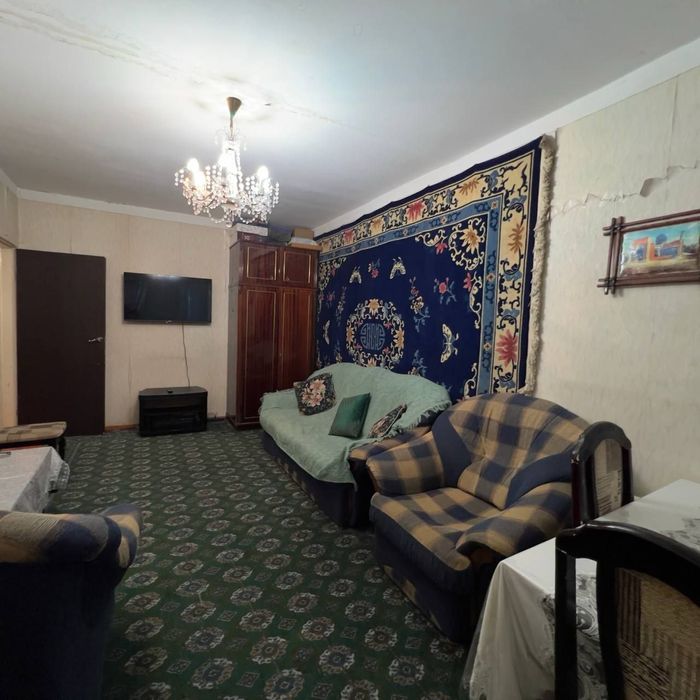 Продается квартира на Юнусабаде Бадамзаре 3/3/5 70 м2