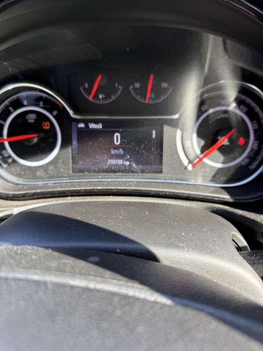 Faruri xenon opel insignia facelift