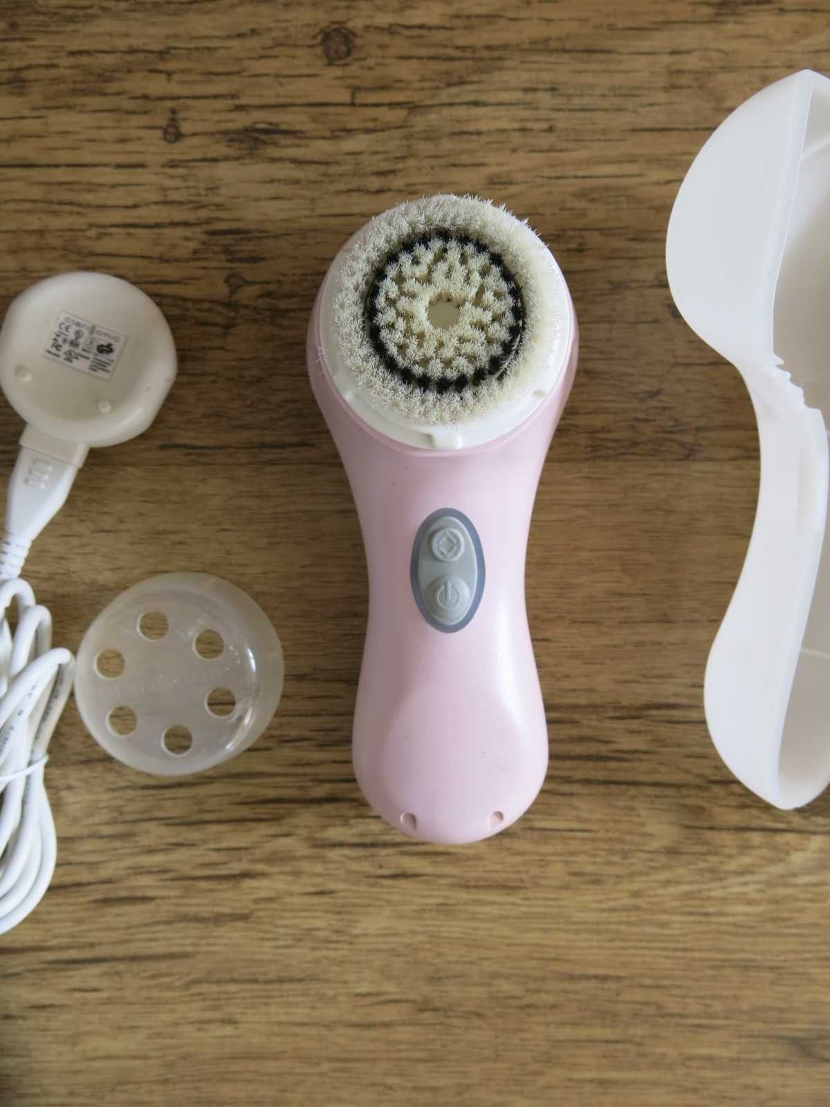 Електрическа четка за почистване на лице Clarisonic Mia 2