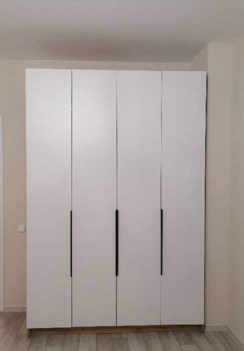 Продаю шкаф нормально состояние