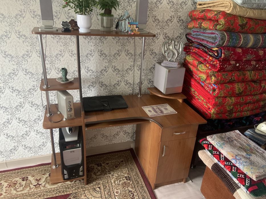 Компьютерный стол