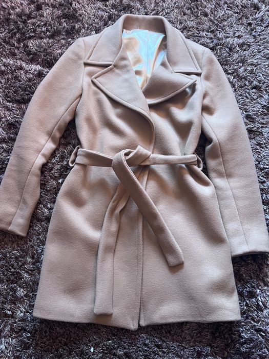 Paltoane superbe 300 lei ambele