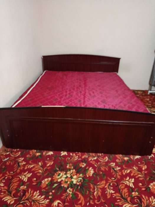 Двухспальный диван прочный