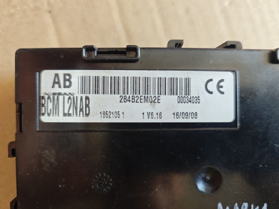 Продавам BCM модул Nissan Micra K12