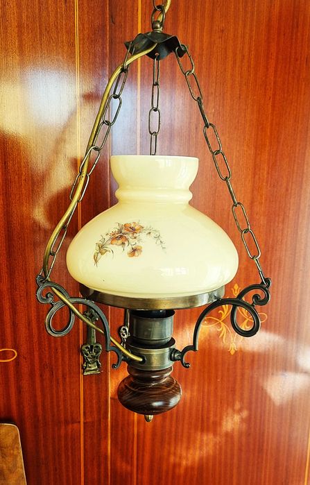 lampa tavan cu abajur opalina