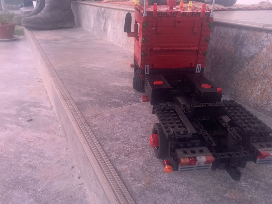 Camion lego doar prin rambus