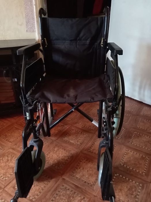 Продам инвалидное кресло