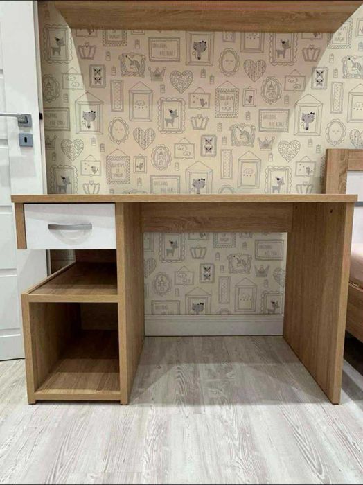 Продавам бюро - размери 110x60x74