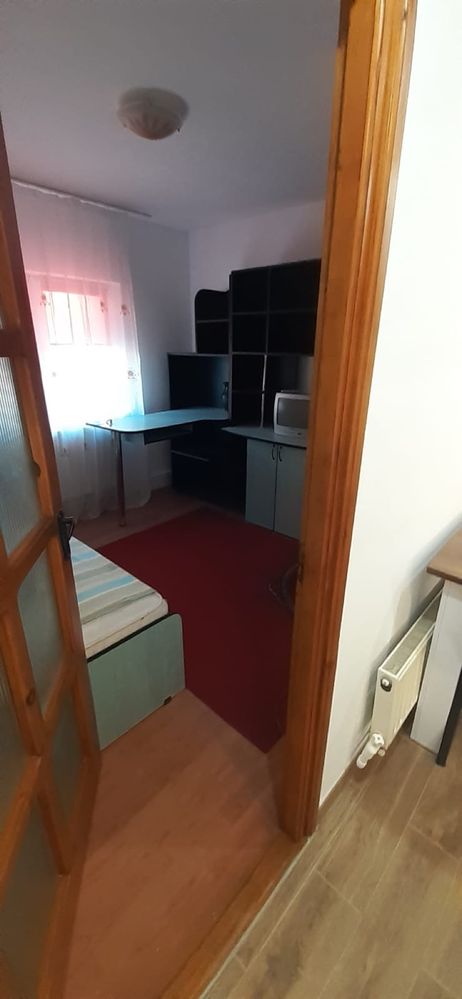 Inchiriez apartament 3 camere